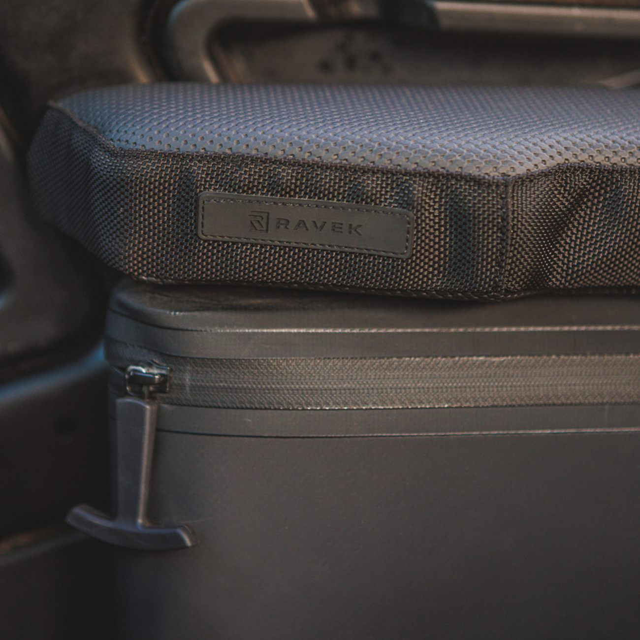 RAVEK - Armrests - 08220569